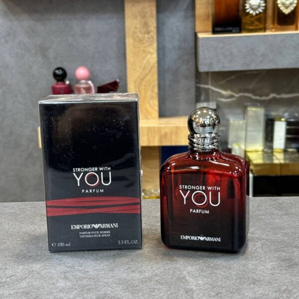 ادکلن استرانگر ویت یو پارفوم 100میل با رایحه گرم و شیرین | Stronger With You Parfum