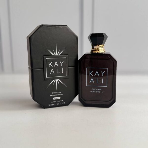 ادکلن اودگاسم اسموکی عود07 با رایحه تلخ و دودی 100میل مسترکوالتی| Kayali Oudgasm Smoky Oud 07