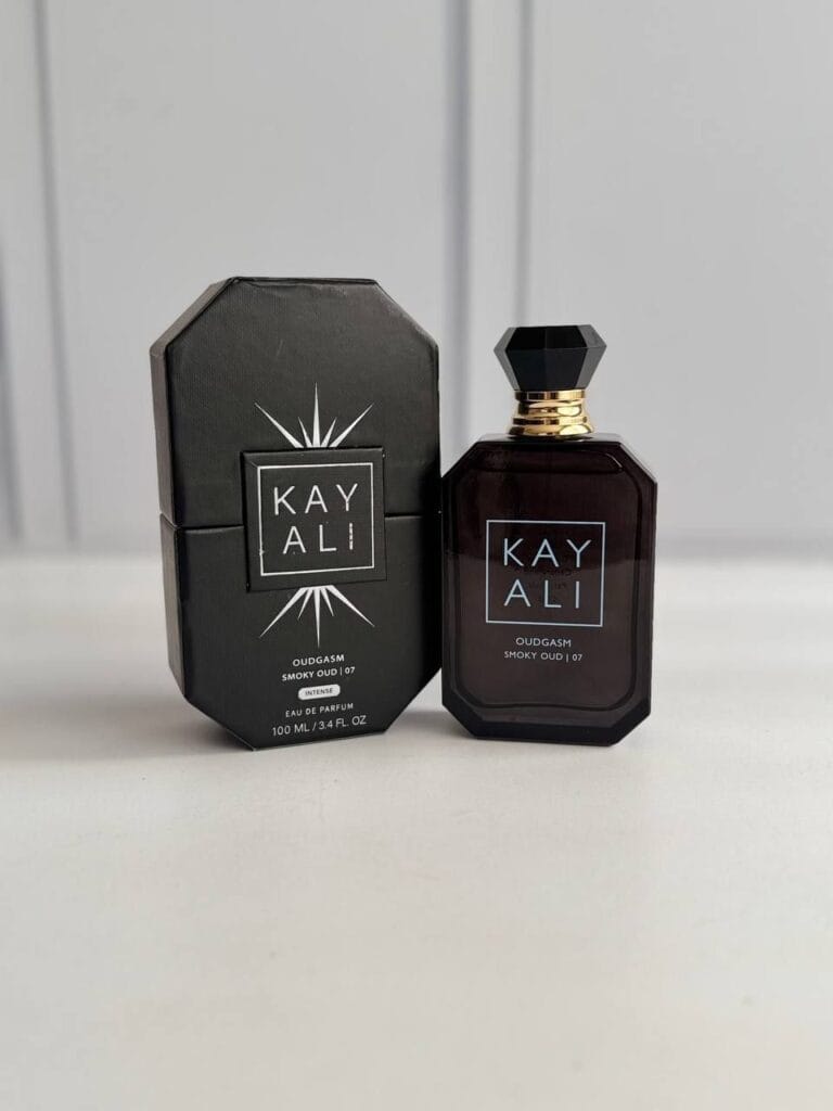 ادکلن اودگاسم اسموکی عود07 با رایحه تلخ و دودی 100میل مسترکوالتی| Kayali Oudgasm Smoky Oud 07